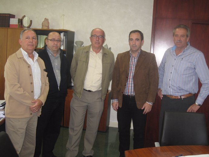 Reunión de la Junta con la Asociación de Electricistas de Jaén