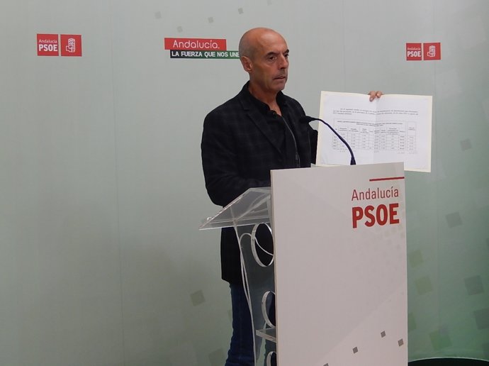 Hurtado muestra los cuadros comparativos