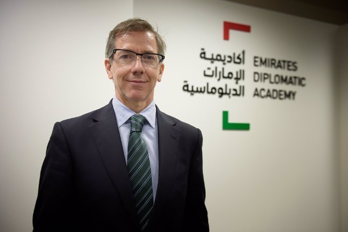 Bernardino León, nuevo director de la Academia Diplomática de Emiratos