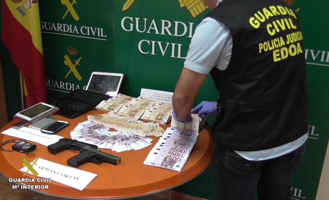 Efectos intervenidos por la Guardia Civil a grupo organizado 