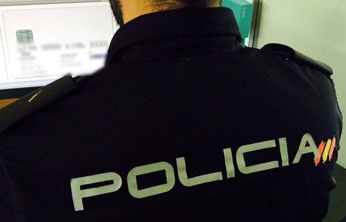 Detenidas dos personas por utilizar tarjetas falsas 