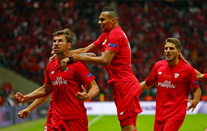 Krychowiak celebra el gol del empate en la final contra el Dnipro