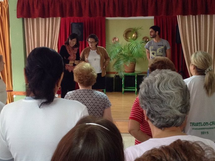 Díaz Alcaide en los Centros de Participación Activa