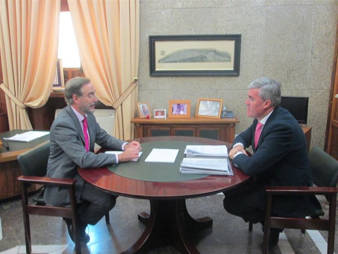 Reunión del alcalde de Jaén con el consejero de Fomento