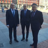 Tomás Burgos considera un "honor" encabezar la lista por Valladolid para "conseguir la máxima confianza"