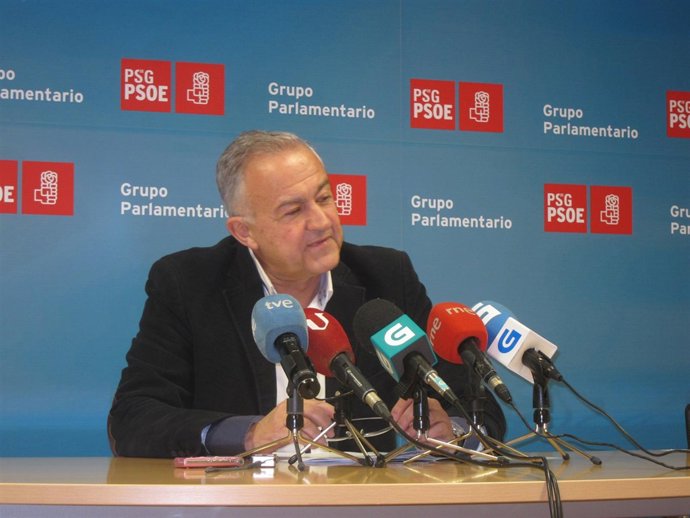 El portavoz parlamentario del PSdeG, José Luis Méndez Romeu