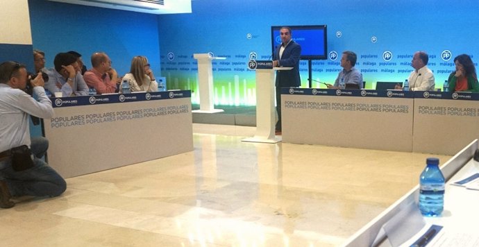 Elías Bendodo en Consejo de Alcaldes PP Málaga