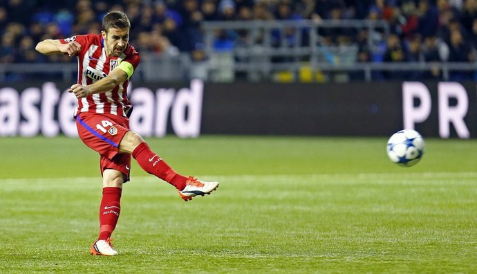 Atlético Madrid contra FC Astana,  Gabi disparando
