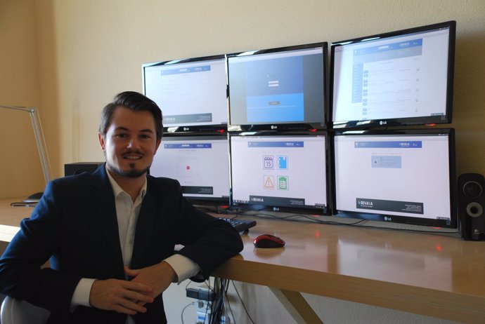 Un valenciano crea una plataforma que simula un despacho online 