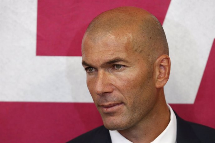 Zinedine Zidane, entrenador del Real Madrid Castilla