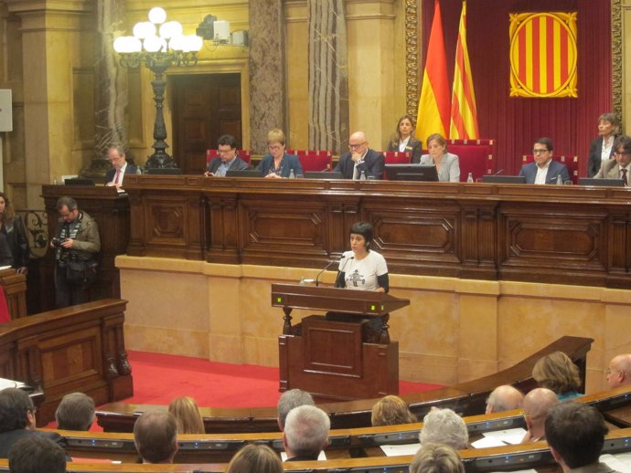 Anna Gabriel (CUP) en el pleno del Parlament