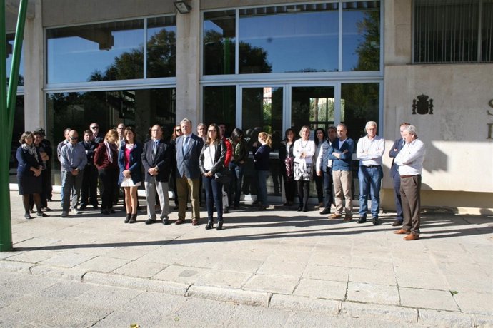 Concetración en la Subdelegación del Gobierno por el caso de violencia de Baena