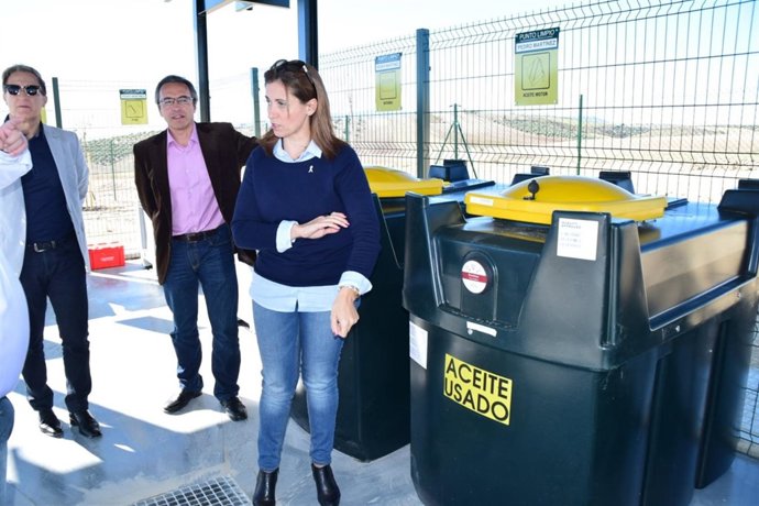 Punto limpio en el municipio Pedro Martínez de Granada.