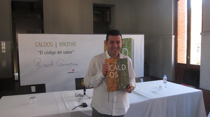 Ricard Camarena presenta su libro 'Caldos'