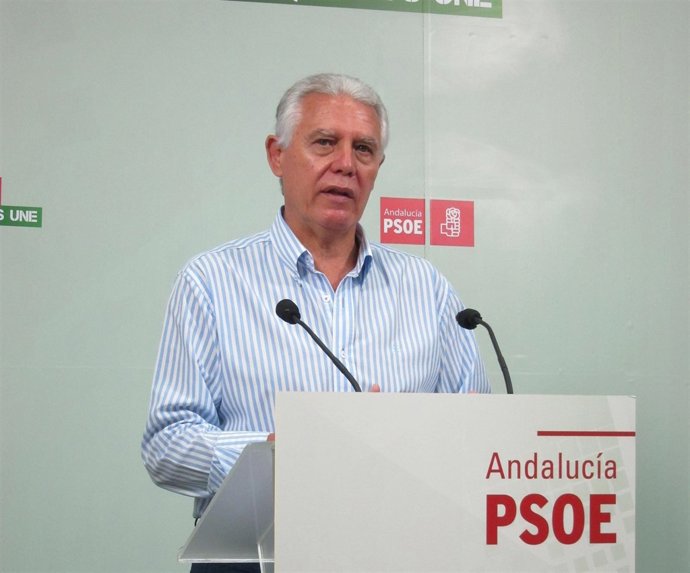 El senador del PSOE, Francisco Menacho