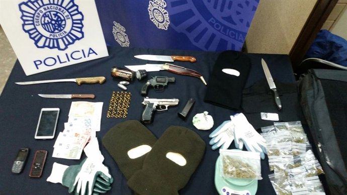 Objetos inrtervenidos por la Policía Nacional utilizados en atracos