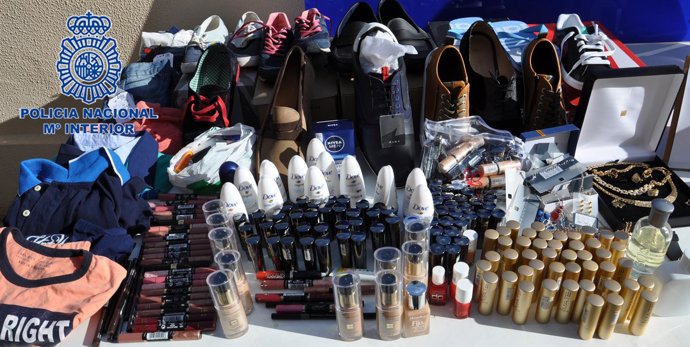 Objetos incautados por los agentes