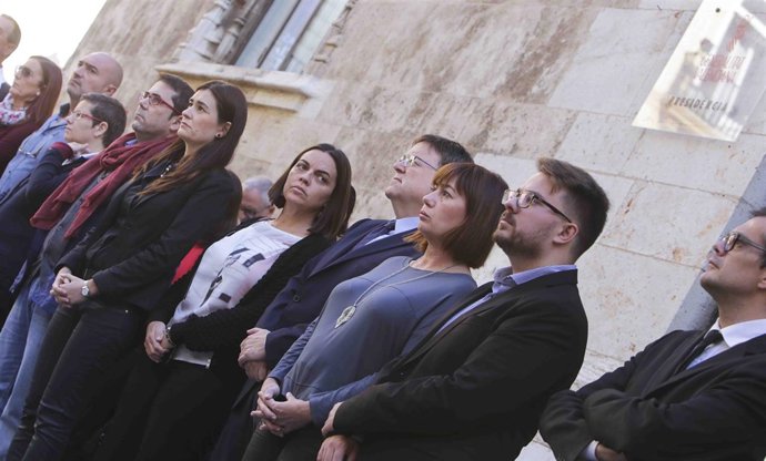 Concentración en repulsa a la violencia de género ante el Palau