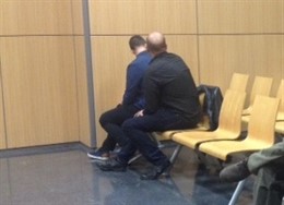 Dos policías acusados durante el juicio