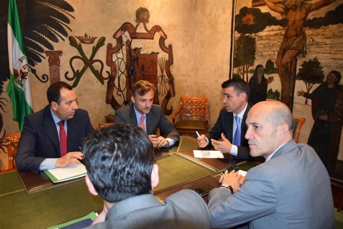 Consejero marbella josé bernal ruiz espejo pgou reunión