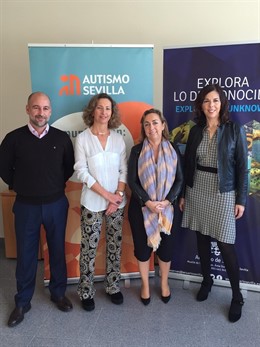 Firma del convenio entre Autismo Sevilla y Acuario de Sevilla