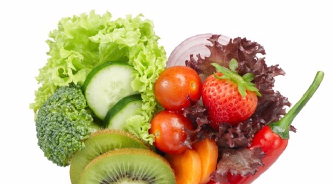 Colores sanos y naturales en la mesa, frutas, verduras, hortalizas, colores