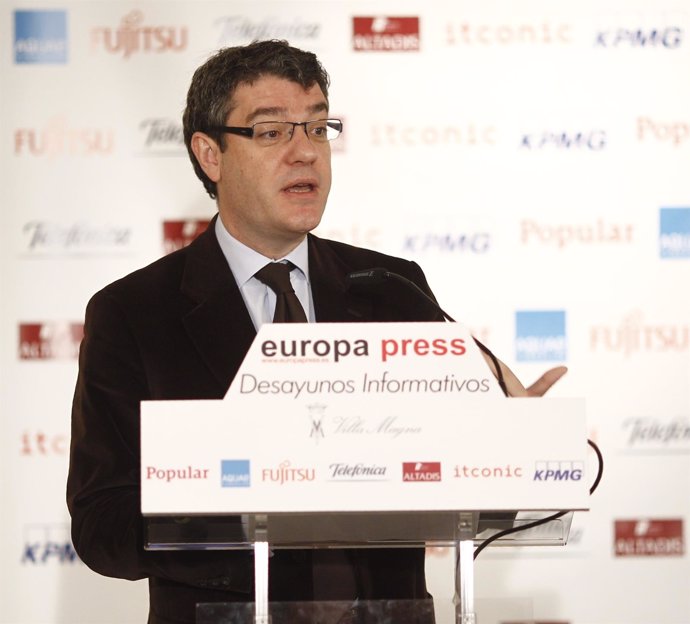 Desayuno de Europa Press con Álvaro Nadal, director de la Oficina Económica