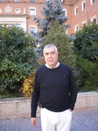 Arrufat presenta su dimisión de forma "voluntaria" para "no dañar al PSOE"