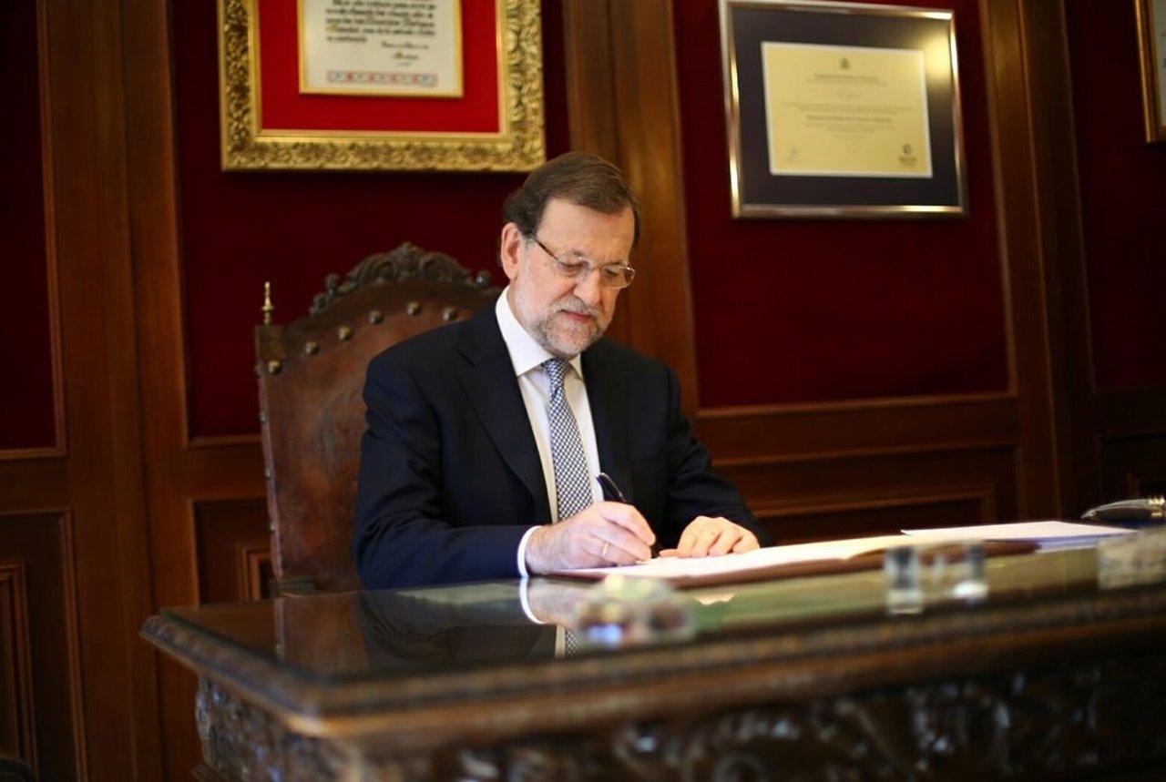 Rajoy firma  la solicitud de Dictamen al Consejo de Estado independencia 