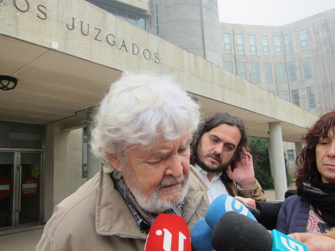 Xosé Manuel Beiras, líder de Anova, en declaraciones a los medios