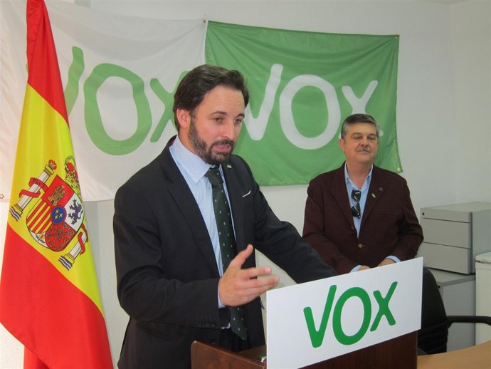 El presidente de Vox España, Santiago Abascal, en la nueva sede de Salamanca