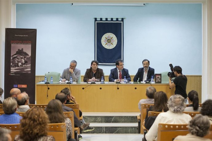 Presentación de 'Pupitres vacíos'