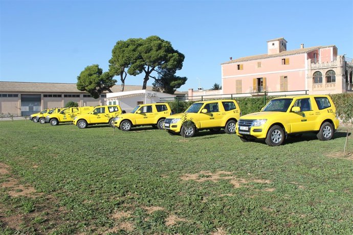 Nueva flota de vehículos del Ibanat
