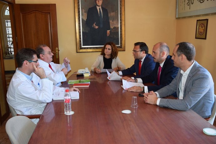 Miguel Ángel Heredia visita la fábrica de Prolongo en Cártama