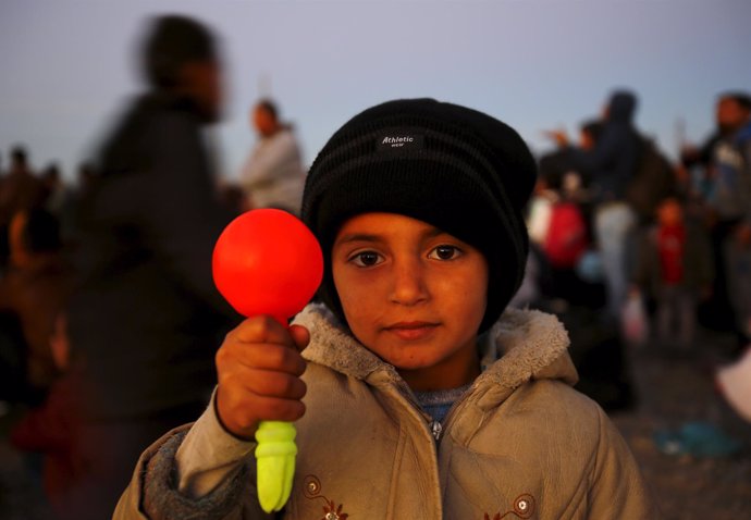 Niño refugiado en Gevgelija, Macedonia