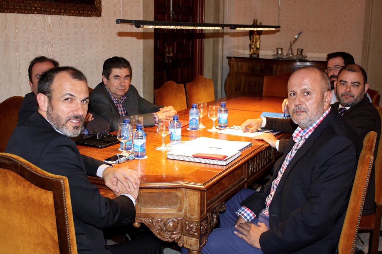 Reunión entre el Consell de Mallorca y el conseller de Turismo, Biel Barceló