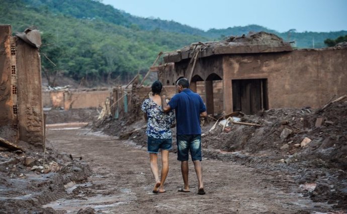 Sobe para 8 número de mortos em desastre de Mariana, diz prefeitura