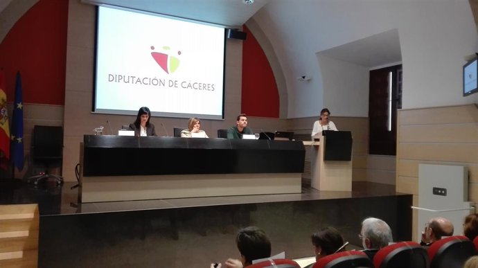 Encuentro de gestores culturales en la Diputación de Cáceres