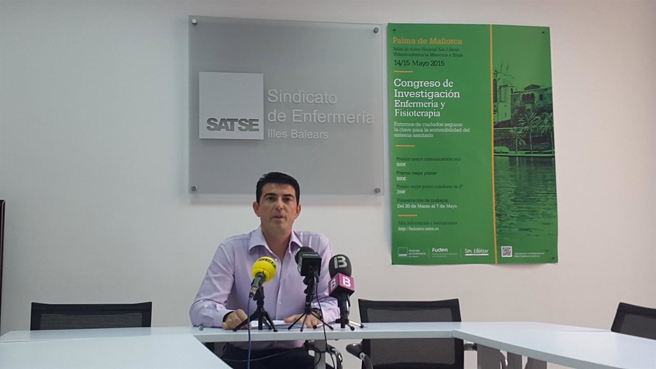 El secretario general de Satse Baleares durante la rueda de prensa