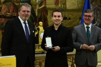 Lorenzo recibe la Medalla de Oro de la ROMD