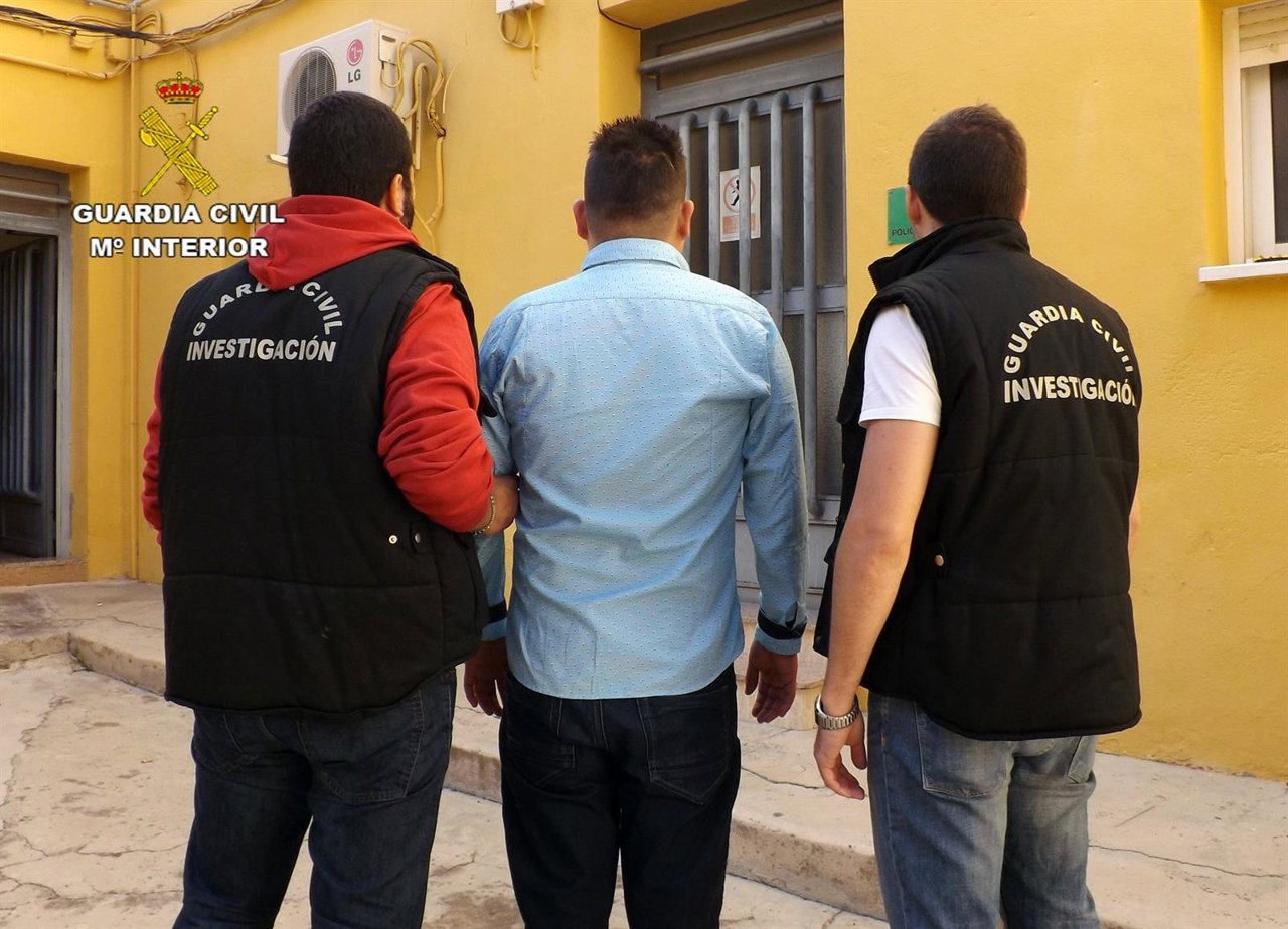 Guardia Civil esclarece una decena de estafas en la compra de teléfonos móviles