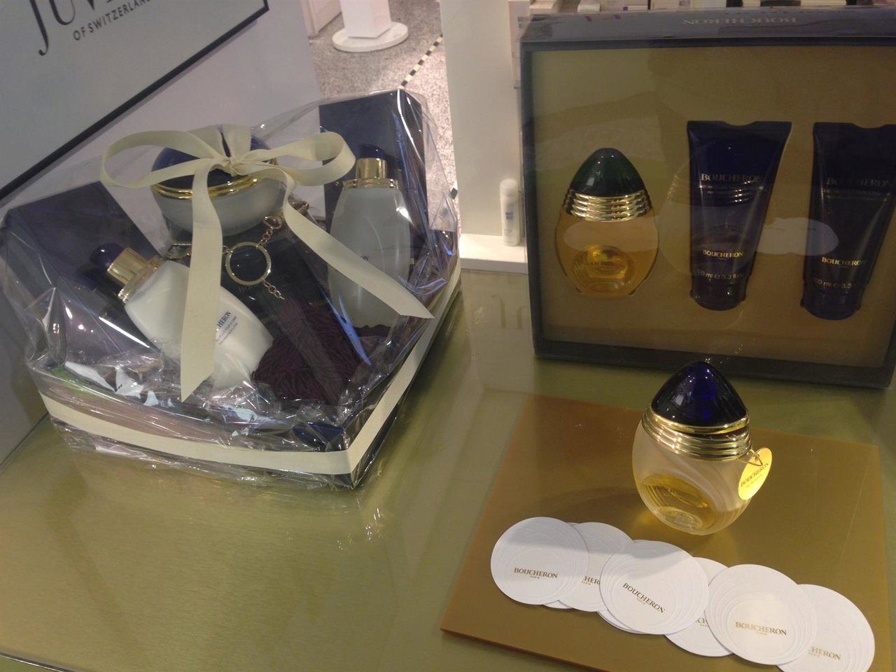 Perfumes y maquillaje para regalar en Navidad