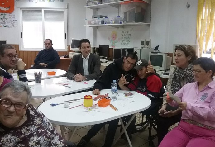 Teodoro García visita la Fundación AFIM