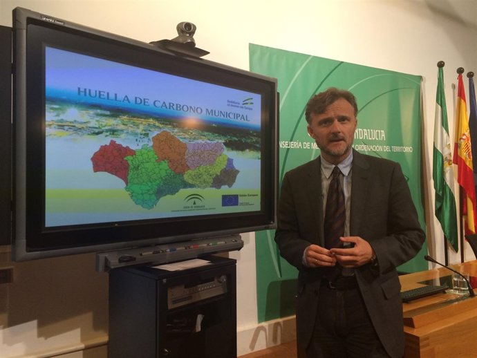 El consejero andaluz de Medio Ambiente, José Fiscal, durante la presentación