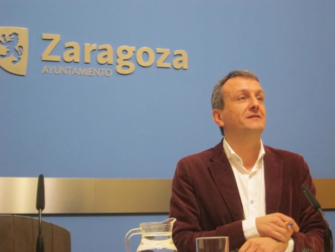 El consejero municpal de Economía, Fernando Rivarés