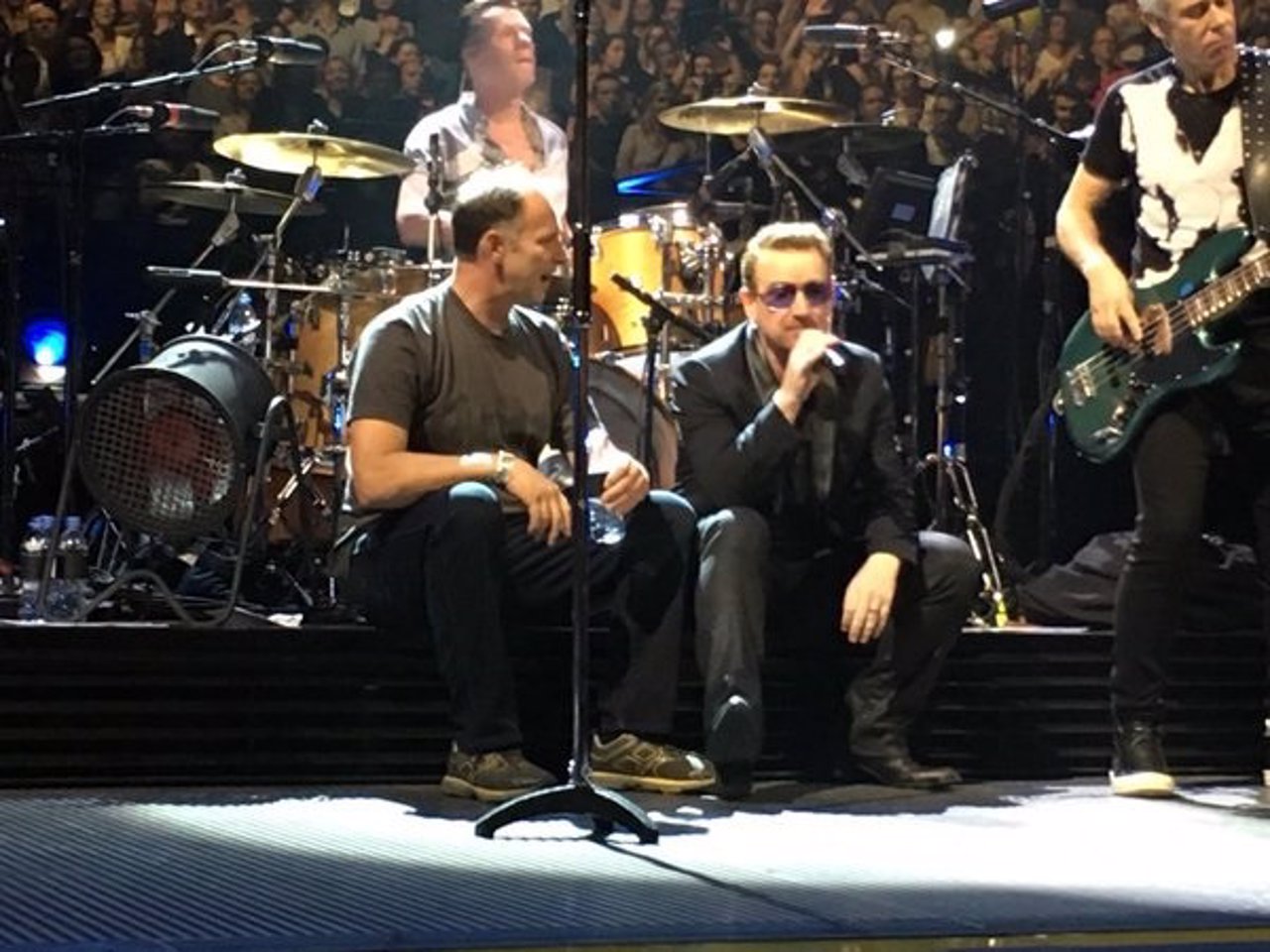 Bono y el fan intruso