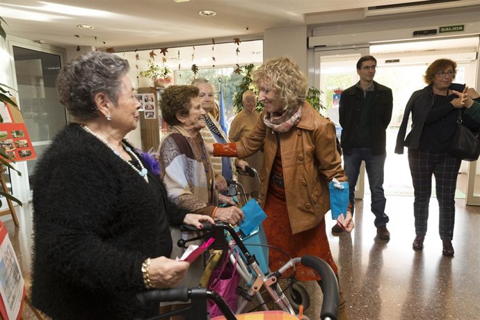 La vicepresidenta visita el CAD de Laredo