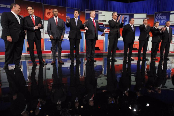 Republican 2016 presidential candidates pose at the start of the first official 