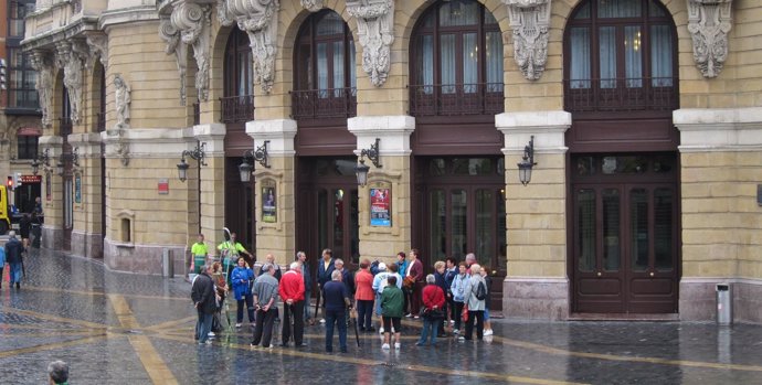 Grupo de personas en Bilbao