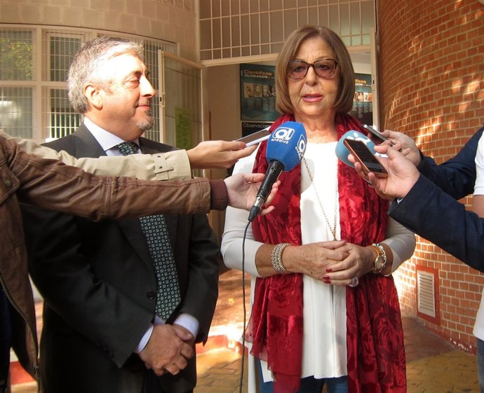 La consejera Adelaida de la Calle en Centro de Ciencia Principia Málaga